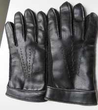 Black DRIVING Gloves. Warm  Cozy Faux Fur Lined. Medium vintage EXCELLENT Pair.