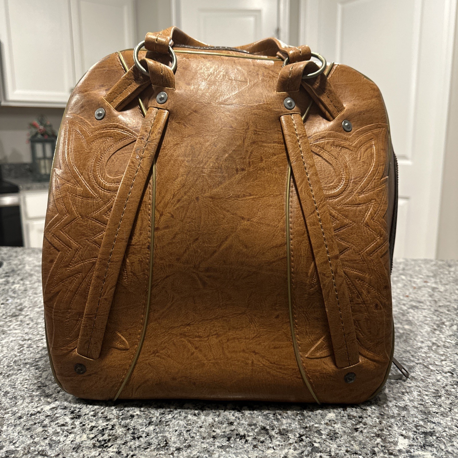 Brunswick 1960&rsquo;s VTG tan leather bowling ball bag ornate h