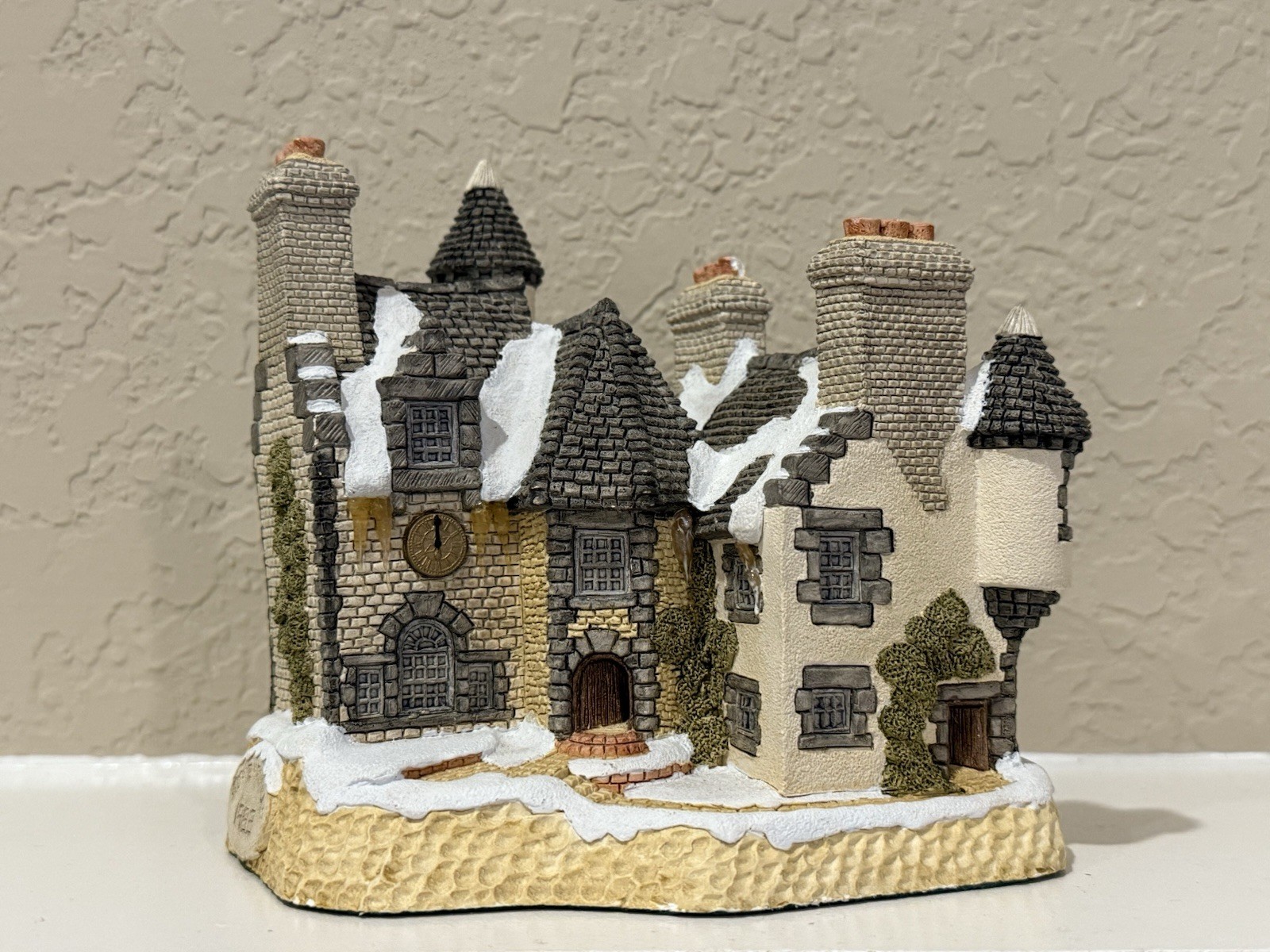 Vintage Winter Cottages Christmas in Scotland and Hogmanay 1988 David Winter