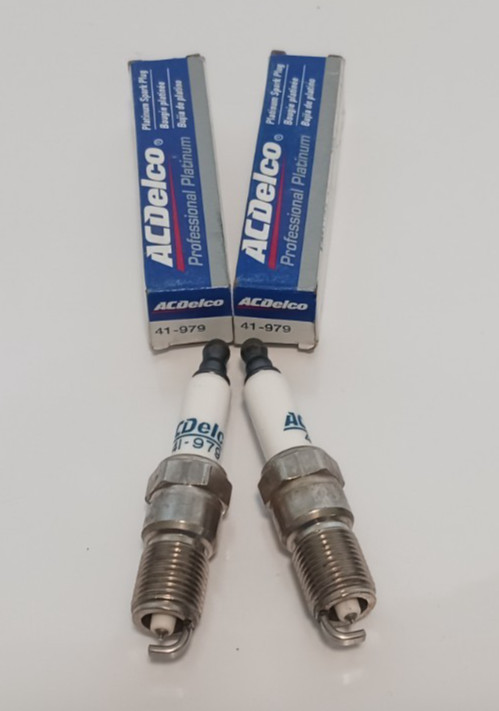 2X GENUINE GM ACDELCO PLATINUM SPARK PLUGS 41-979 FREE SHIPPING FORD CHEVY GMC