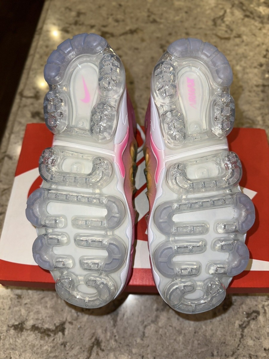 NIKE VAPOR KNIT“Pink ribbon\"ハングロ Mサイズ 美品 Amazon.com | NIKE womens Air Vapormax Plus Shoes, Hyper Pink