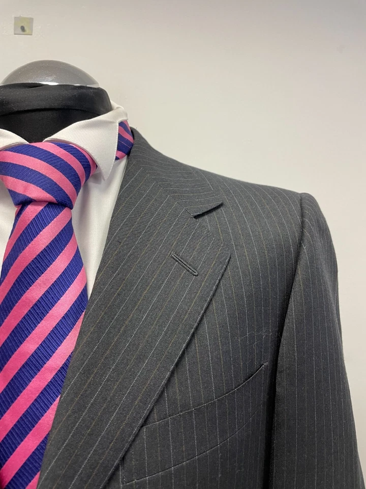 ERMENEGILDO ZEGNA 2PC SUIT PURE WOOL IN GREY STRIPE 38R TRS W34 L31 EXC.  (0278) - image 3 of 4