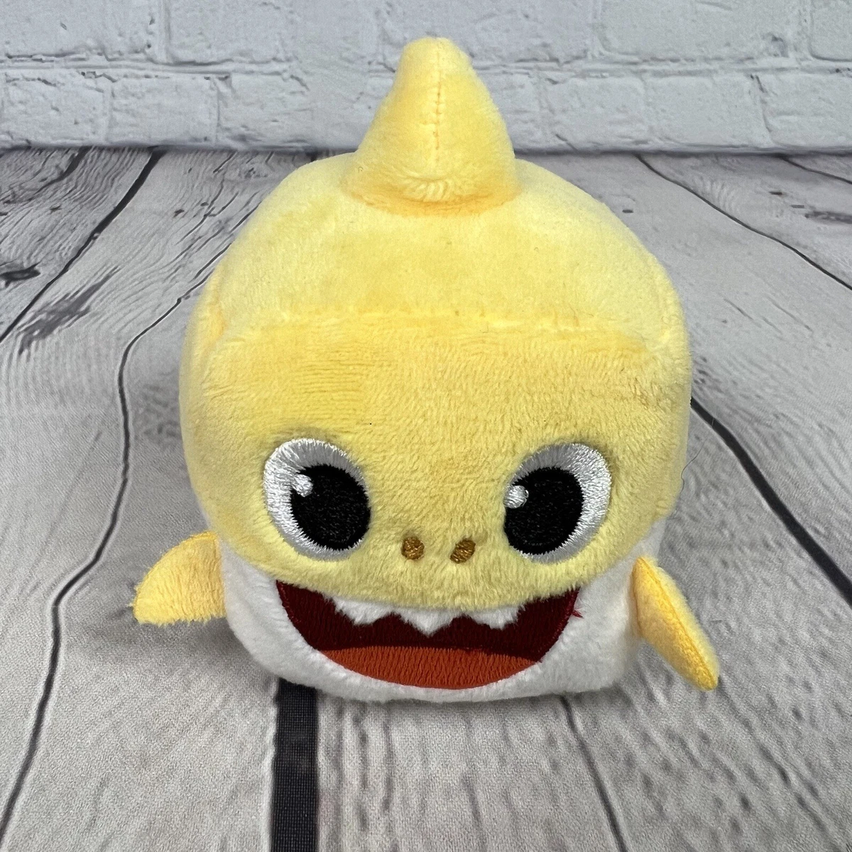 Baby shark discount official singing plush
