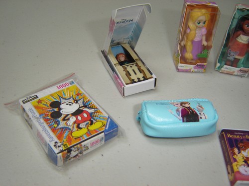 Zuru Mini Brands Toys Disney Mermaid Frozen Encanto Lilo & Stitch Mickey & More - Picture 2 of 4