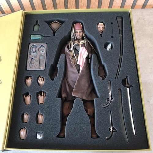 Captain Jack Sparrow Pirates Of The Caribbean DX06 Hot Toys Open-Box - Picture 9 of 20