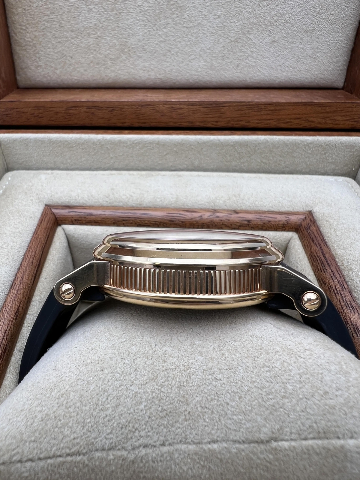 Breguet Marine Chronograph 5827BR/Z2/5ZU 18K Rose Rubber Strap