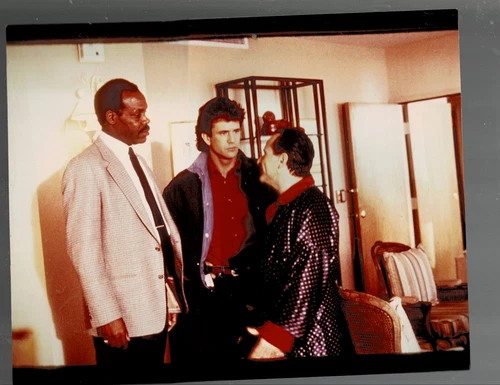 SUPER RARE!! 8x10 VINTAGE ORIGINAL MEL GIBSON DANNY GLOVER AND JOE PESCI PHOTO
