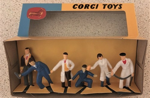 Corgi Toys Garage Attendant Scale Figures - Picture 2 of 4