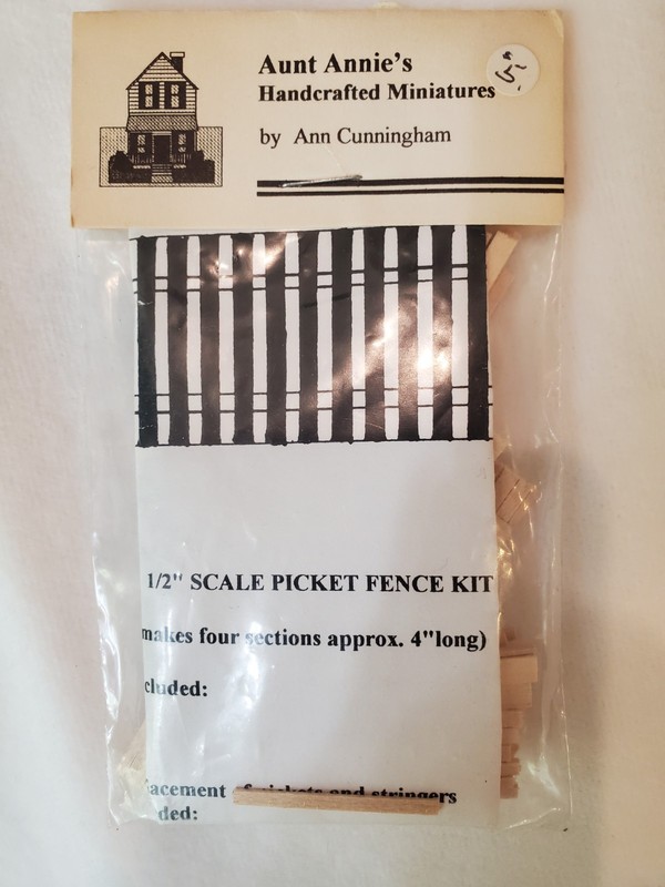 Miniature Dollhouse - Aunt Annie's Handcrafted Mini Picket Fence Kit 1/2" Scale