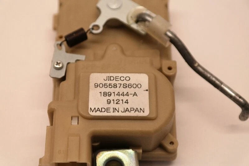 Actuador de bloqueo de puerta levadiza Infiniti QX56 905587S600 2010 10 Foto 3 de 4