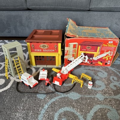 Vintage Fisher Price #928 Play Family Fire Station 1980 with Box