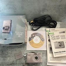 Canon Ixus 40 Digital Camera & Case - Works with Faulty Screen - Needs Repair