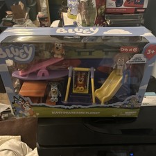 BLUEY Deluxe Park Playset Playground  5 Figures New