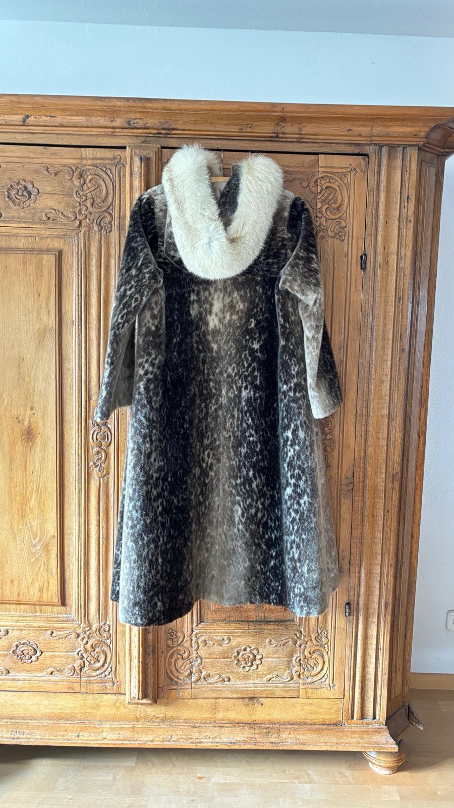 Seal Fur Coat With Mink Collar Unique Rare Approx Size 40 image 4