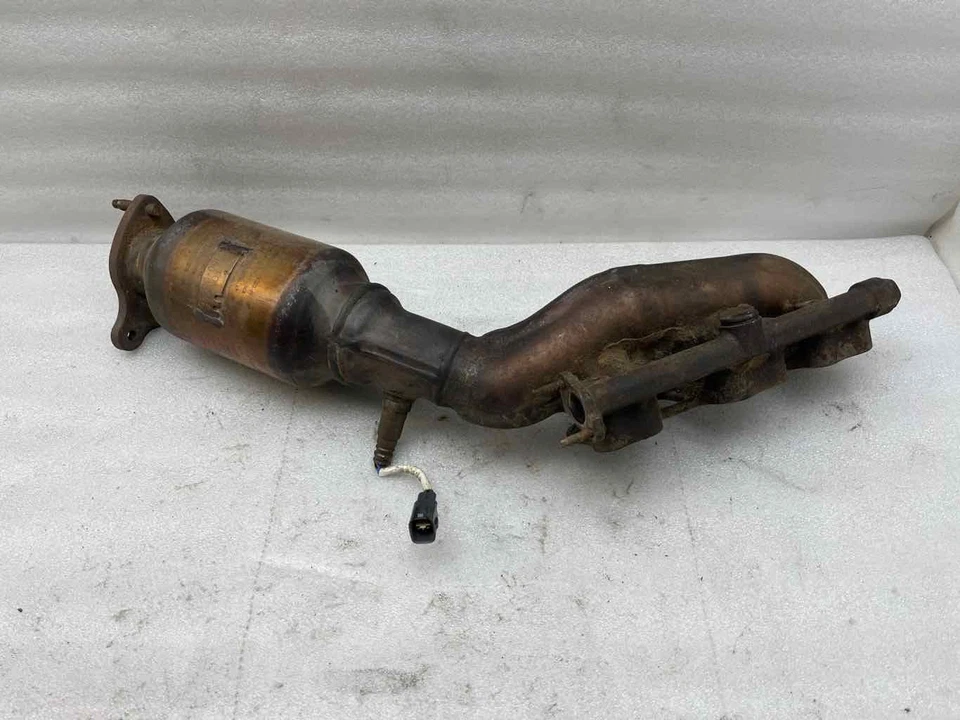 Coletor de escape 2012-2015 TOYOTA TACOMA - LH 4.0L (motor 6 cilindros 1grfe) OEM - Imagem 2 de 4