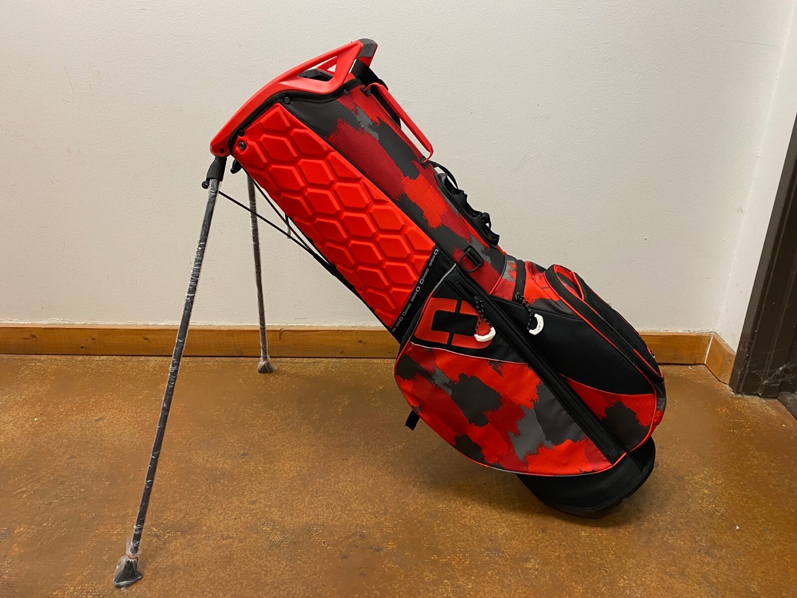 OGIO 2024 Fuse 4 Way Stand Bag – Brushstroke Camo **MINT OGIO 2024 Fuse 4 Way Stand Bag – Brushstroke Camo **MINT