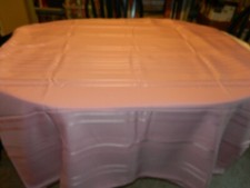 L-20 NWOT DUSKY ROSE 100 POLYESTER TABLECLOTH 124 X 100