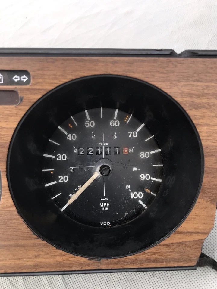 Volkswagen Rabbit Caribe cuadro de instrumentos velocímetro reloj interruptores bombilla golf Foto 2 de 4