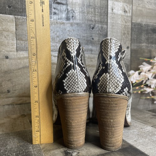 Vince Camuto Women’s Boots SZ 9 Famhido Snakeskin Heeled Ankle Casual Booties - Picture 20 of 20