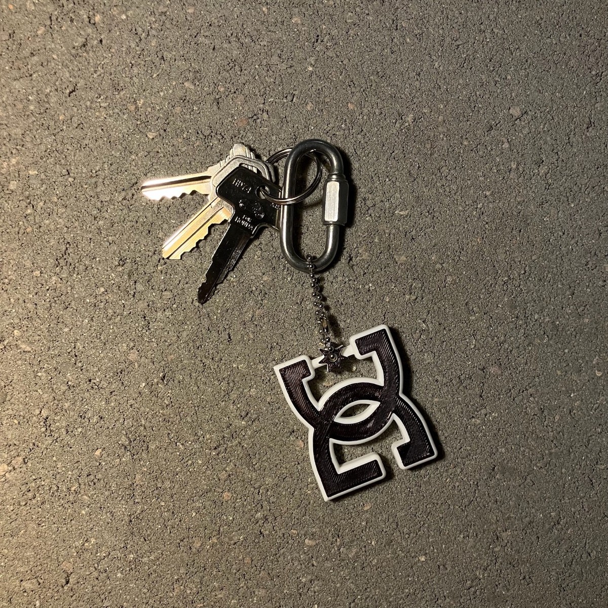 Bold DC Shoes Style Keychain | eBay