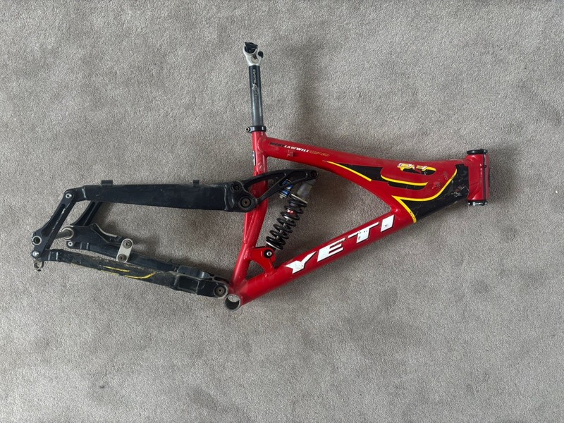 Yeti DH9 Frame - Retro Downhill Mountain Bike