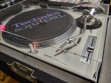 Near Mint Technics SL-1200MK2 DJ Turntable