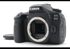 Canon 80D DSLR Camera (Camera body / Strap / Battery / Charger / 32GB SD Card)