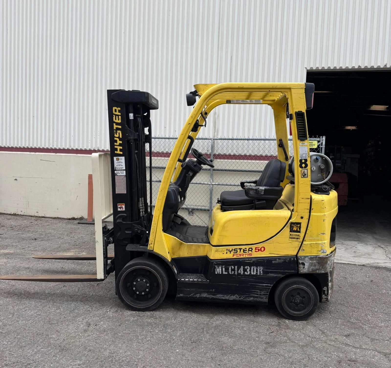 2018 Hyster S50FT 5000 LBS  Forklift LPG Triple Mast Sideshift 189" Height