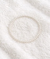 5 piece Elegant Faux Pearl Bead Stackable Bracelet Set. Large Small Pearls