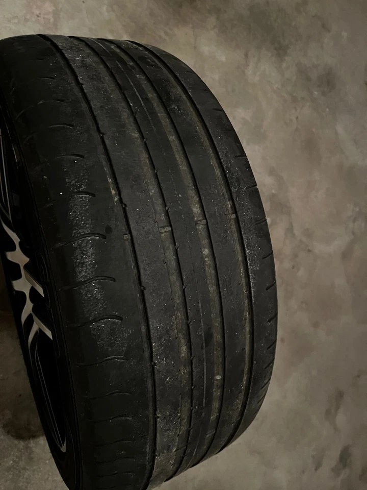 1 Satz BMW 1-er Sommerreifen 225/45/17 auf Platin-Alufelgen (4 Stück) - Bild 2 von 4