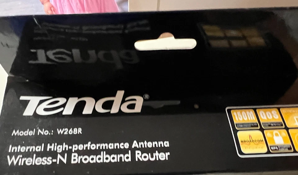 New In Box Tenda W268R 150 Mbps 4-Port 10/100 Wireless N Router NIB - Image 2 of 4