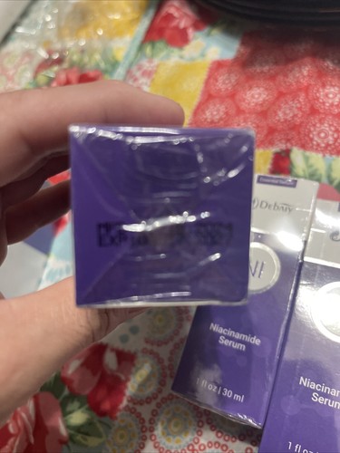 Debaiy Confezione 3 Sieri Niacinamide per Idratazione Viso SCAD 3/27 NIP NUOVO - Foto 4 di 4