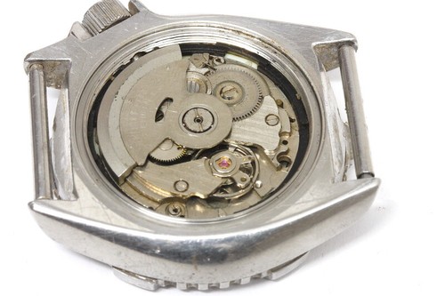 Seiko Diver 7002-7020 automatic watch runs/stops, for repairs -15717 - Foto 7 di 7