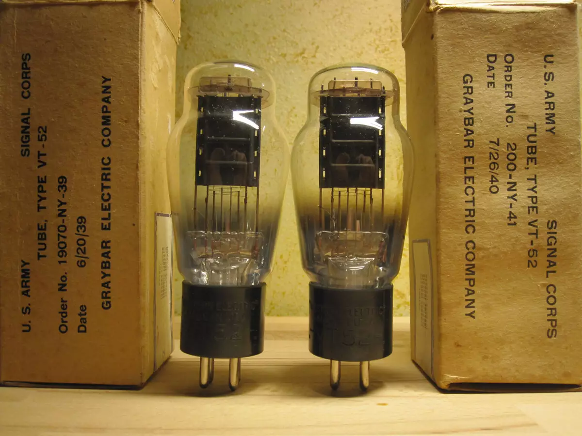 VT52 VACUUM TUBE PAIR WESTERN ELECTRIC 45 SPECIAL NOS NIB STEREO AMPLIFIER  DIY