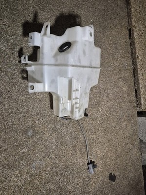 2012-2018 YARIS GENUINE TOYOTA WINDSHLD WASHER RESERVOIR(TANK) 85315-52340 OEM
