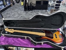 1999 Fender American Standard Jazz Bass 4-String Sunburst Guitar in OHSC