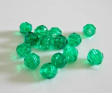 8MM DARICE FACETED ROUND CHRISTMAS GREEN CRAFT BEADS - 500 BEADS