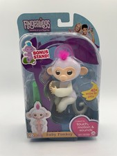 New Fingerlings WowWee Sophie White Pink Interactive Baby Monkey Bonus Stand