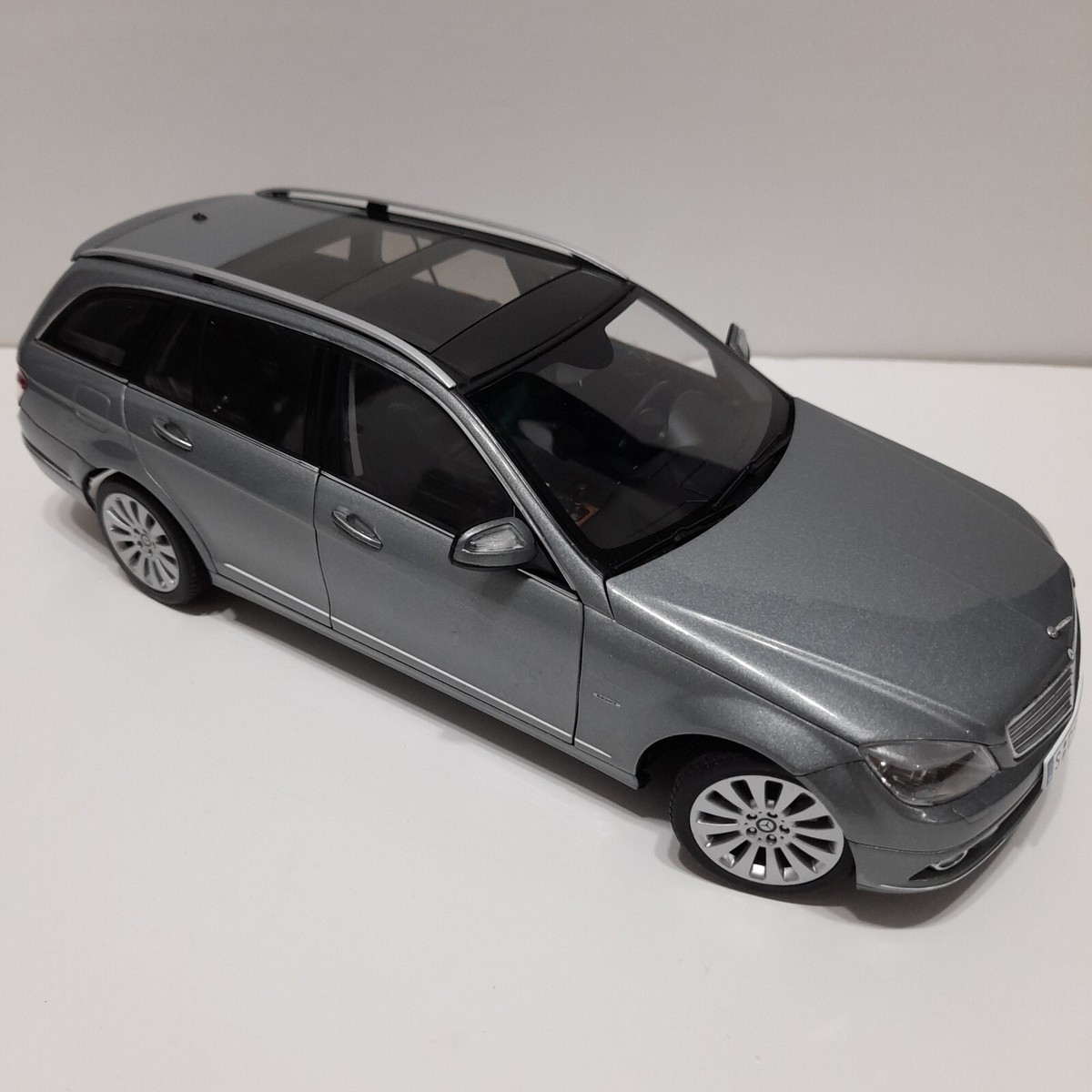 1:18 Autoart - Mercedes C-Klasse W204 Wagon *Dealer Edition* | eBay