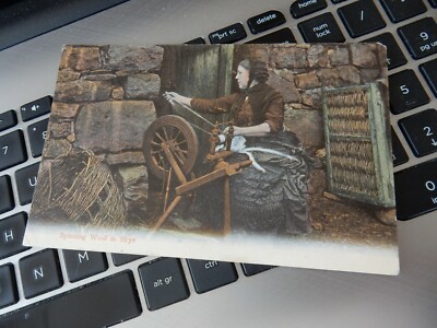 POSTKARTE P7 J37 SPINNRAD WOLLE SKYE CROFTER SCHADEN OBERE RECHTE ECKE
