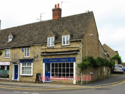 FOTO HARVEYS ANTIQUITÄTEN 86 MAIS STREET WITNEY OXON AN DER ECKE VON MAIS