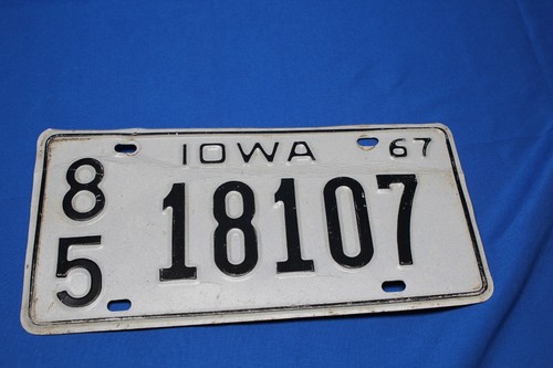 Vintage Iowa 1967 License Plate Set Man Cave Wall Decor Bird House - Picture 2 of 3