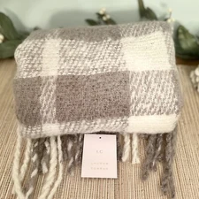 LC Lauren Conrad Women's Winter Scarf Long Fringe Grey White 115485