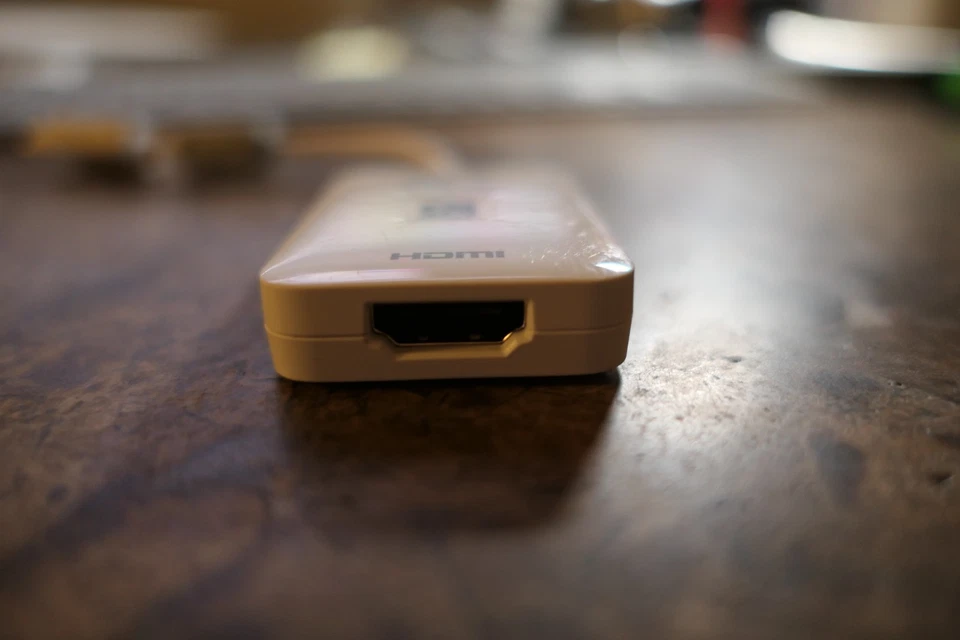 Samsung MHL 3.0 HDTV Adapter Micro USB to HDMI Cable 4K UHD - Image 3 of 4