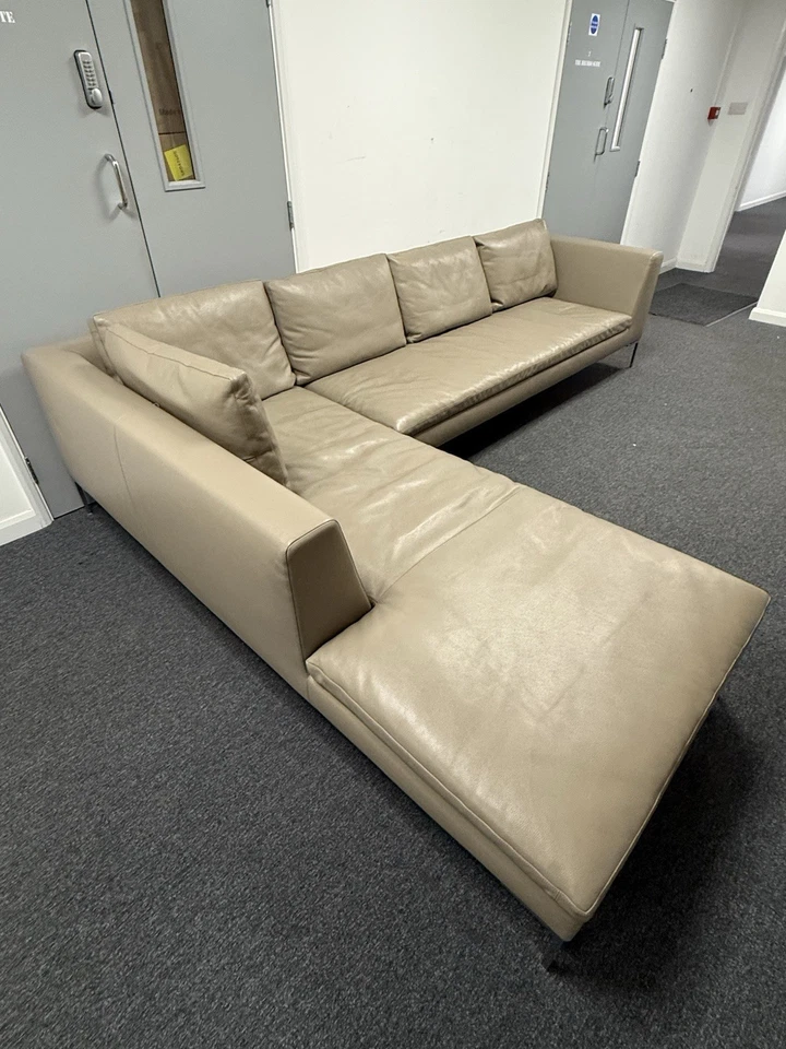 B & B Italia Charles Sofa L ShapeA celebrated design by Antonio Citterio - Image 3 of 4