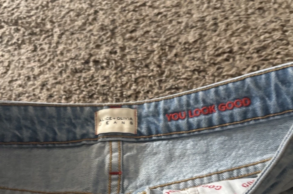 Mini falda rasgada de mezclilla para mujer Alice + Olivia azul claro talla 6 Foto 3 de 4