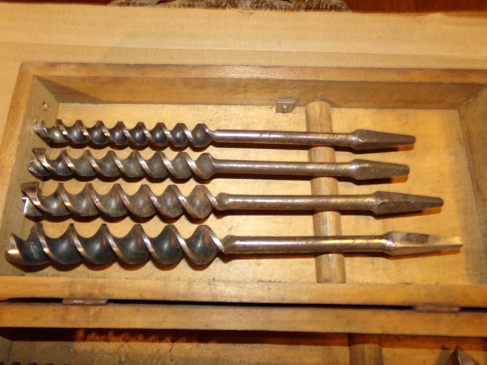 Picture 2 of 4