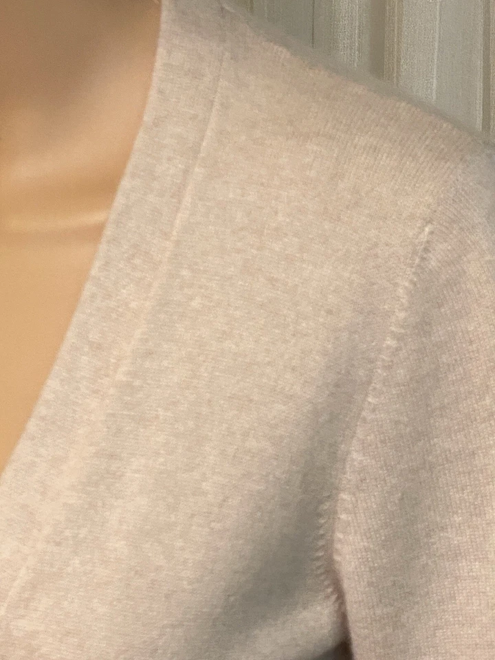 Brunello Cucinelli 100% 羊绒开衫米色 S 码长袖 V 领 1895 美元 — 第 4/4 张图片