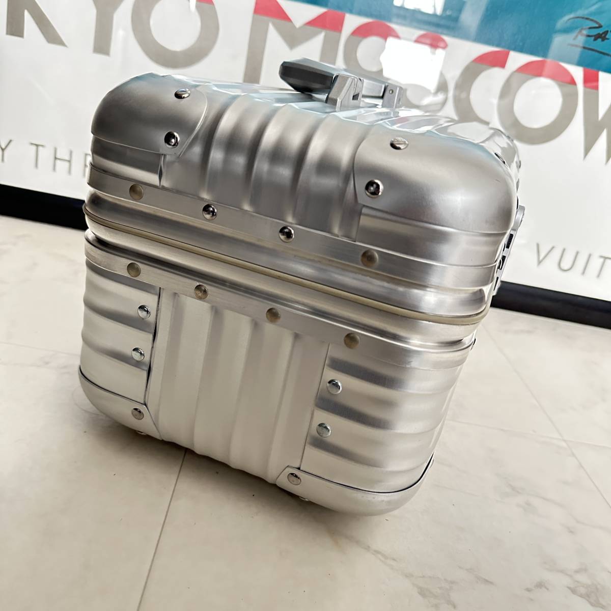 Instant Delivery Tsa Lock Rimowa Topas Topaz Beauty Case Instant Delivery Tsa Lock Rimowa Topas Topaz Beauty Case