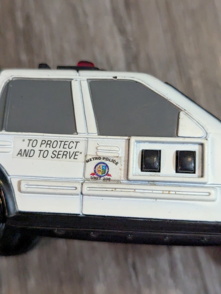 VTG 1993 Funrise USA Metro Police Unit 208 Toy Car Emergency 911 #18 *Broken* - Image 4 of 4